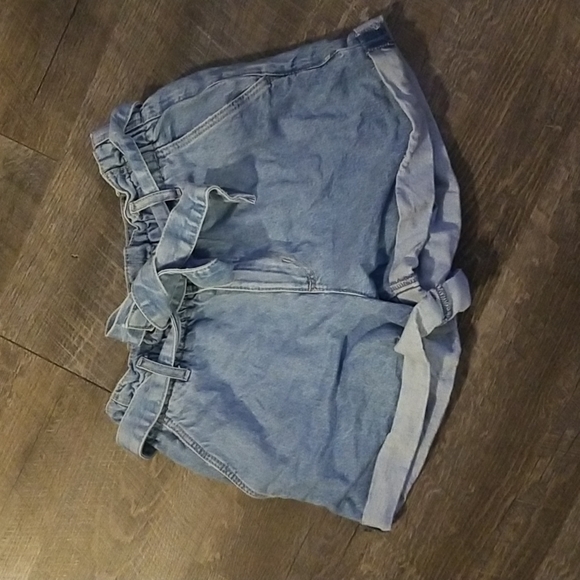 Garage Shorts - Picture 1 of 3